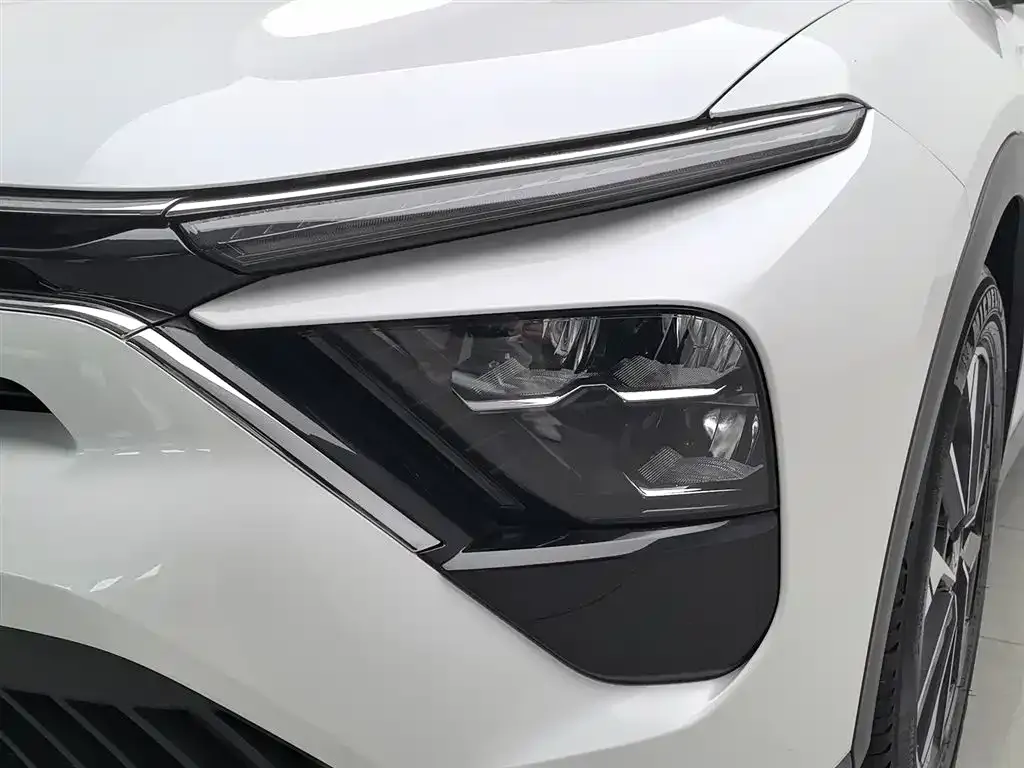 Citroen C5 X 2025 из CN, фото 5