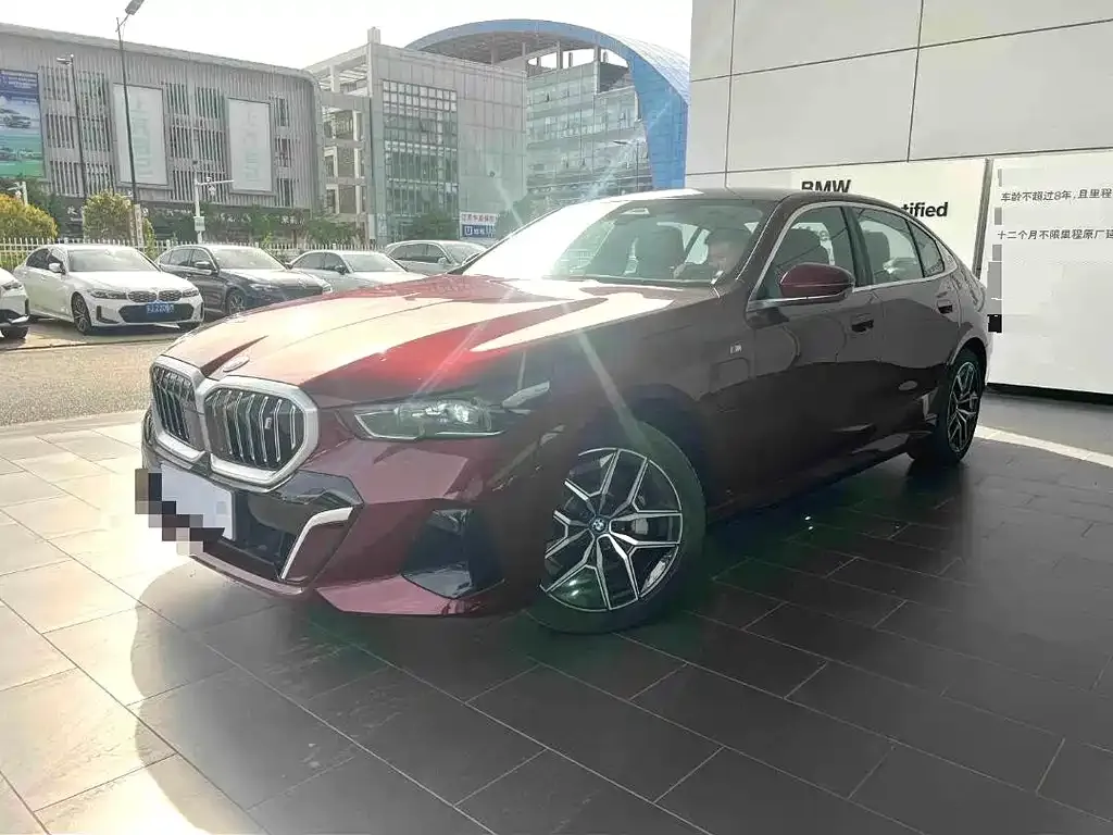 BMW i5 — фото 1