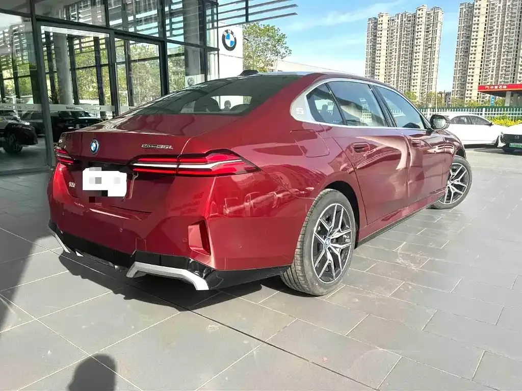 BMW i5 — фото 7