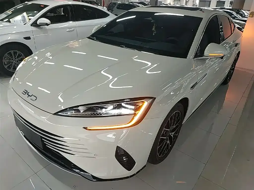 BYD Seal — фото 1