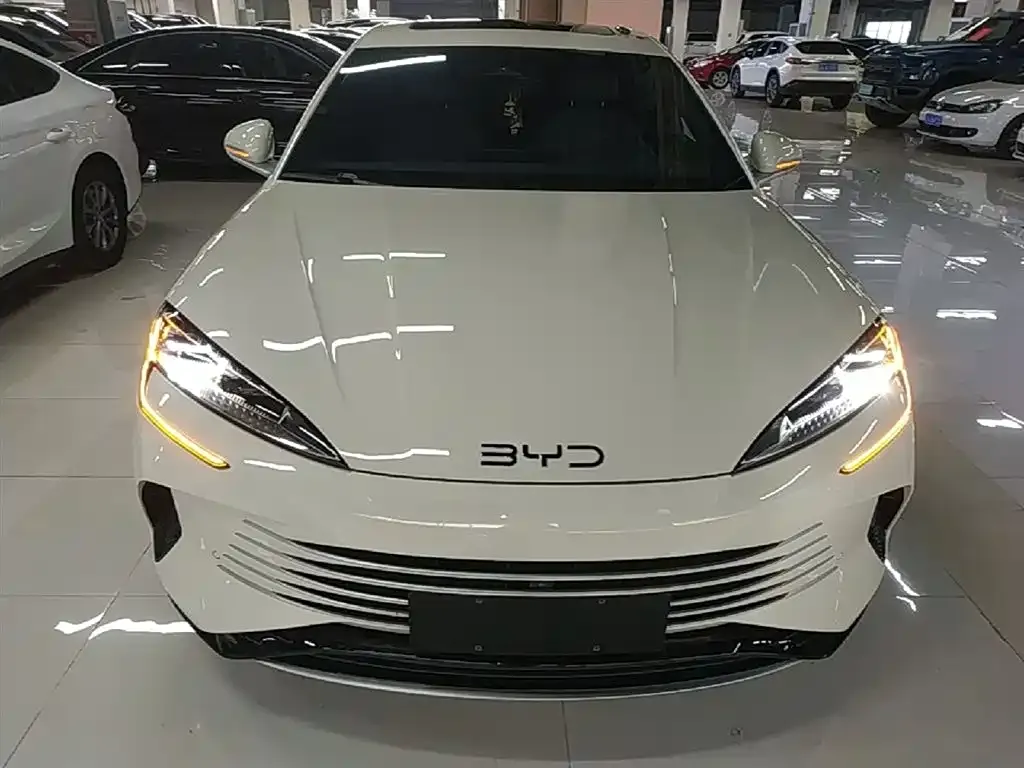 BYD Seal — фото 4