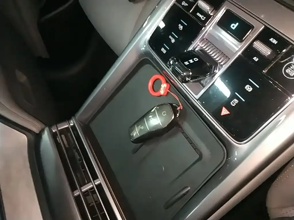 BYD Seal — фото 9
