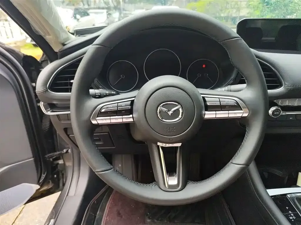 Mazda 3 Axela 2023 из CN, фото 4