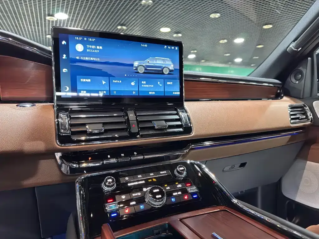 Lincoln Navigator — фото 10