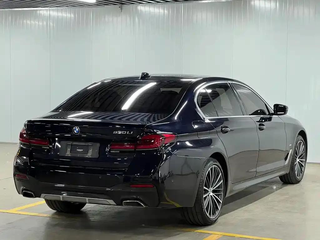 BMW 5 Series — фото 4