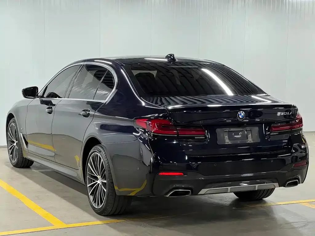 BMW 5 Series — фото 10