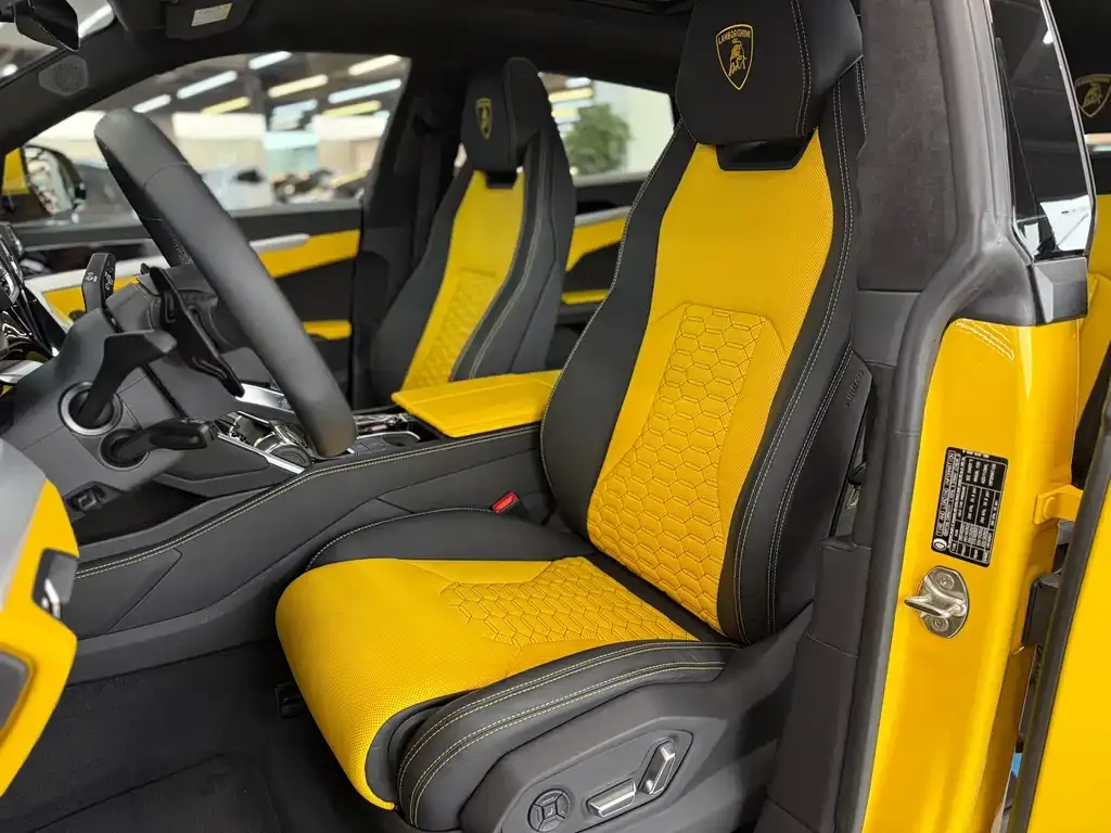 Lamborghini Urus — фото 9