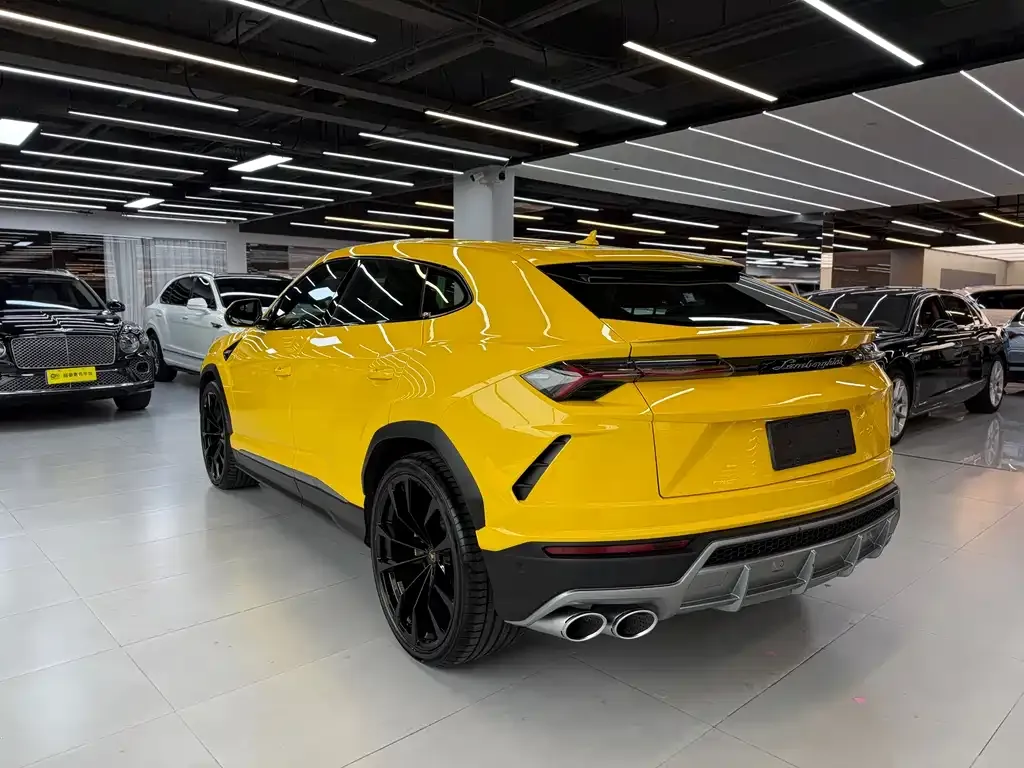 Lamborghini Urus — фото 10