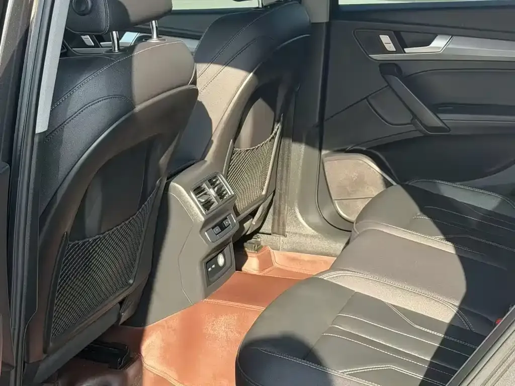 Audi Q5L 2023 из CN, фото 8