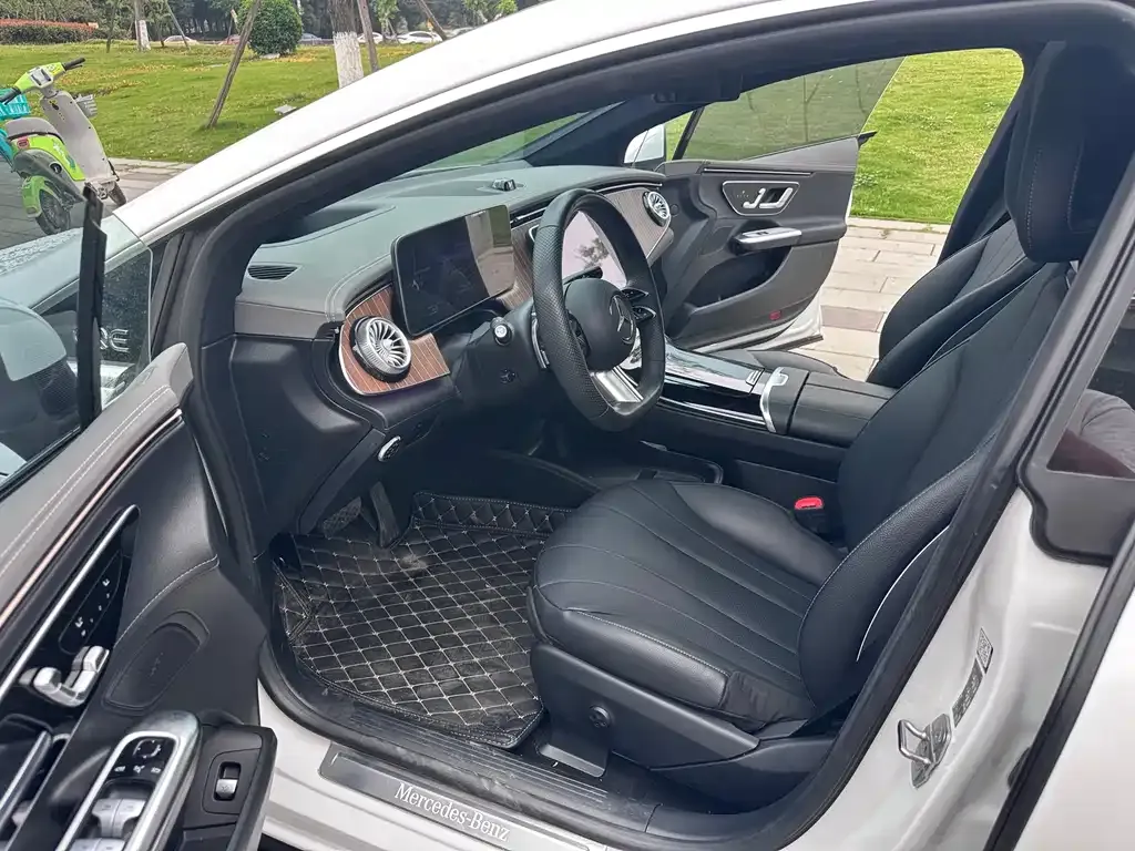 Mercedes-Benz EQE 2023 из CN, фото 2