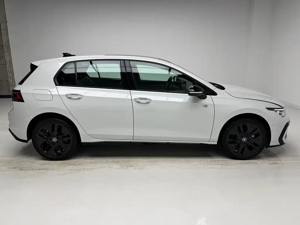 Volkswagen Golf 2025 из CN, фото 3