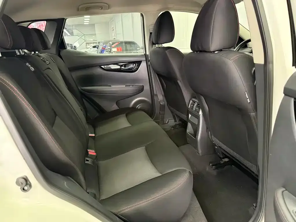Nissan Qashqai 2021 из CN, фото 2