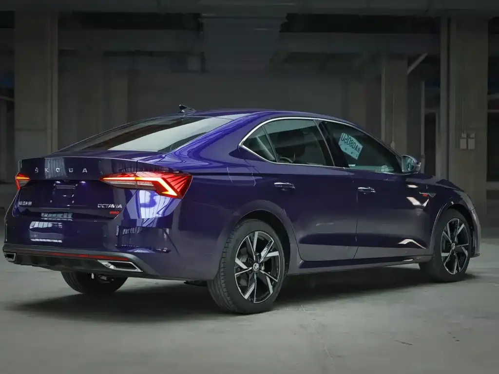 Skoda Octavia — фото 8