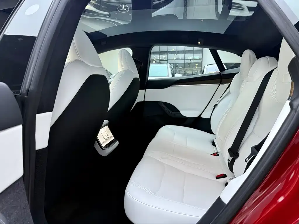 Tesla Model S 2024 из CN, фото 5