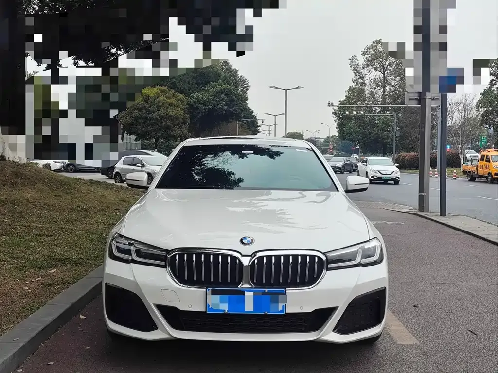 BMW 5 Series — фото 9