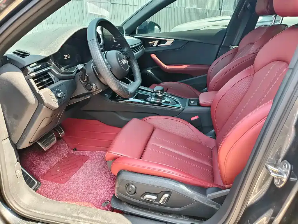 Audi A4L 2024 из CN, фото 3