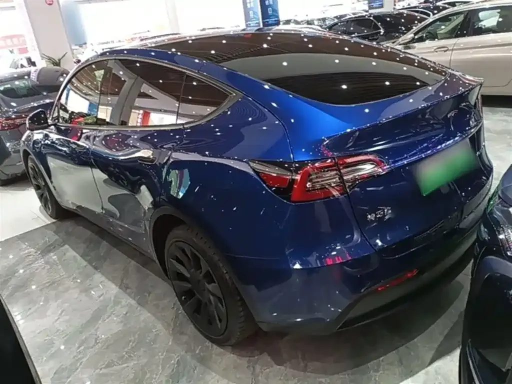 Tesla Model Y — фото 4