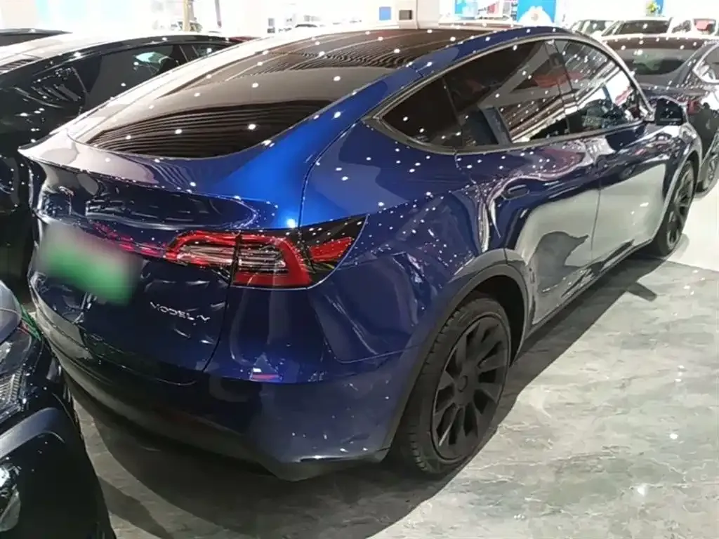 Tesla Model Y — фото 5