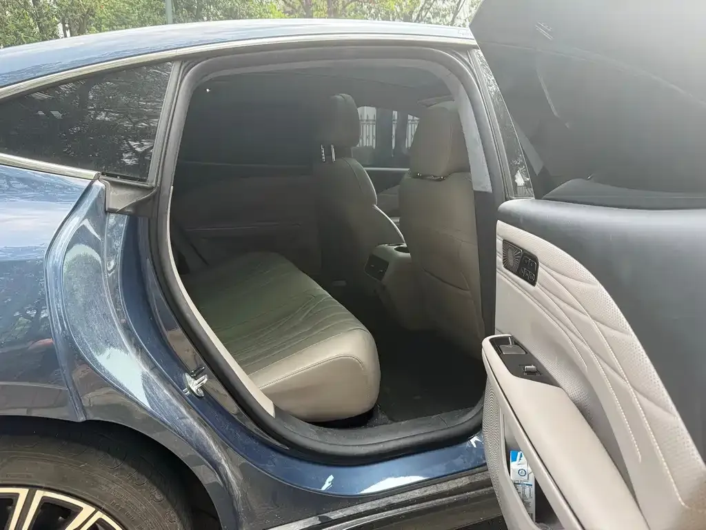 Geely Galaxy Xingyao 8 2025 из CN, фото 2