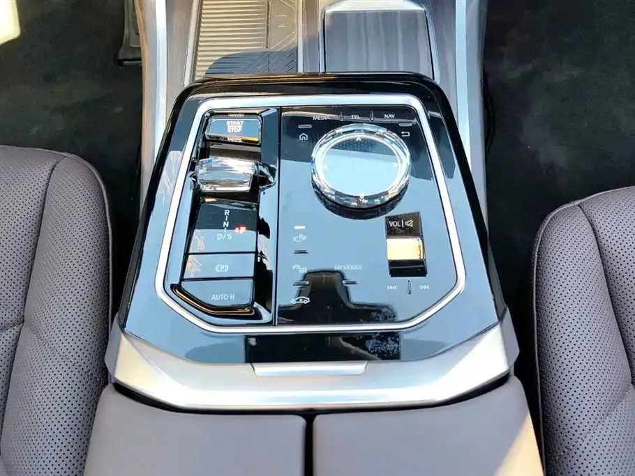 BMW 7 Series 2025 из CN, фото 6