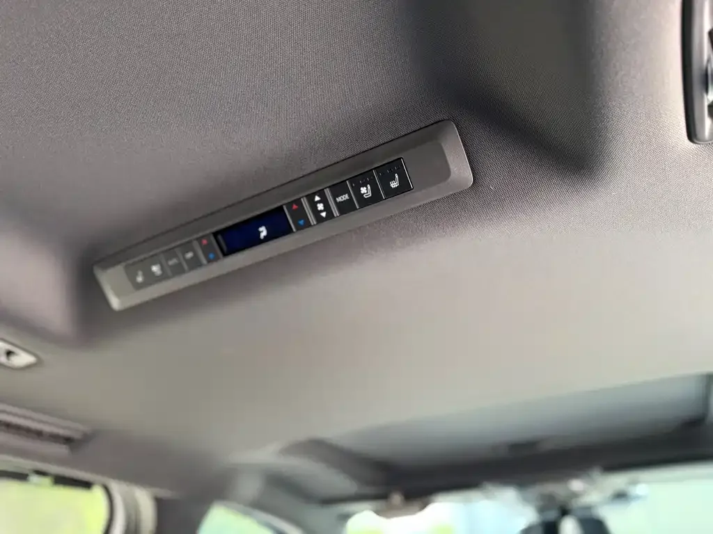 Toyota Sienna — фото 3