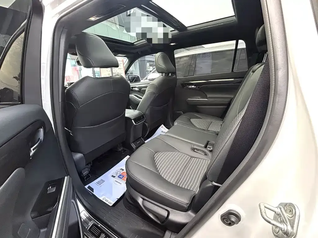 Toyota Crown Kluger 2024 из CN, фото 3