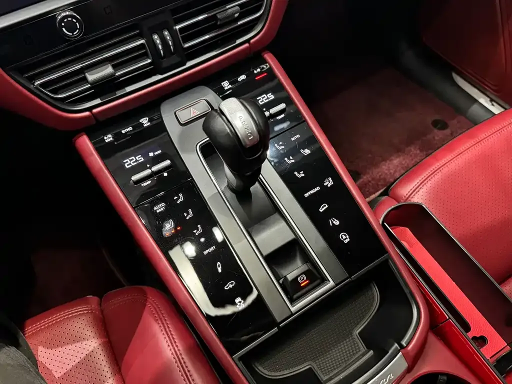 Porsche Macan 2023 из CN, фото 5