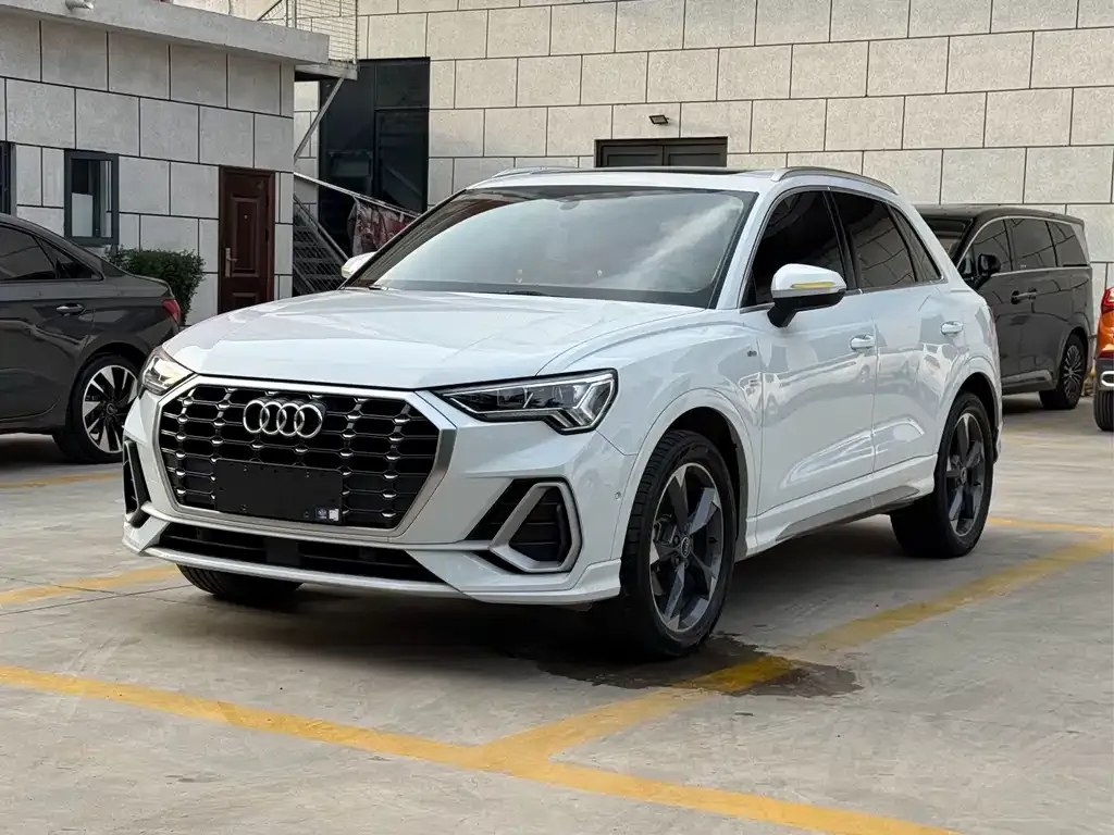 Audi Q3 2023 из CN, фото 1