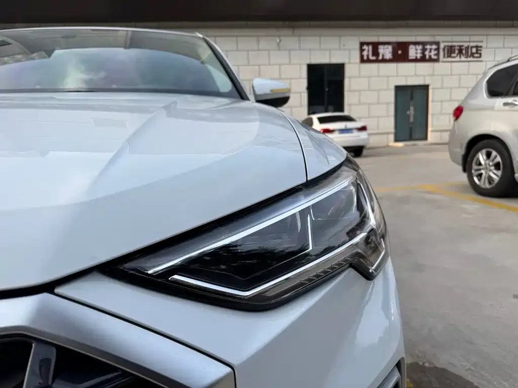 Audi Q3 2023 из CN, фото 2