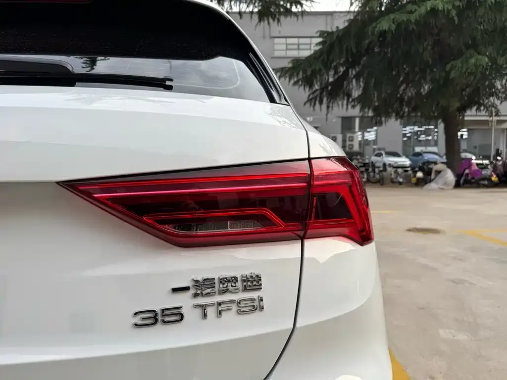Audi Q3 2023 из CN, фото 4