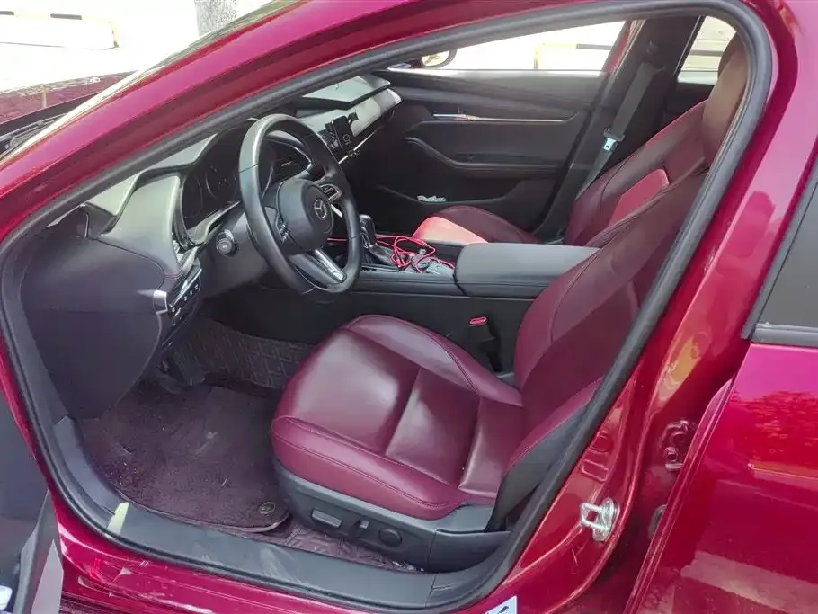 Mazda 3 Axela 2023 из CN, фото 7