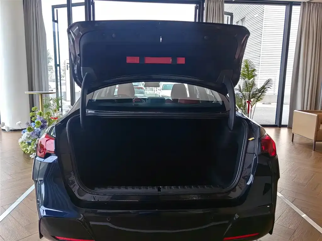 BMW 2 Series 2025 из CN, фото 2
