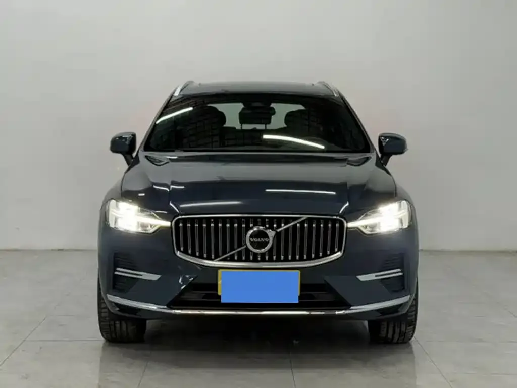 Volvo XC60 — фото 1