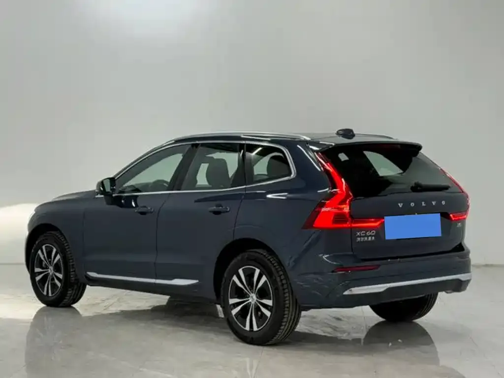 Volvo XC60 — фото 9