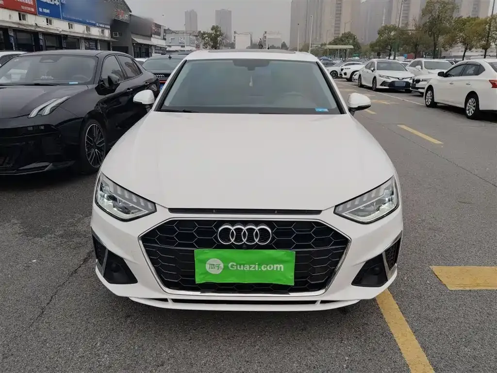Audi A4L 2021 из CN, фото 8