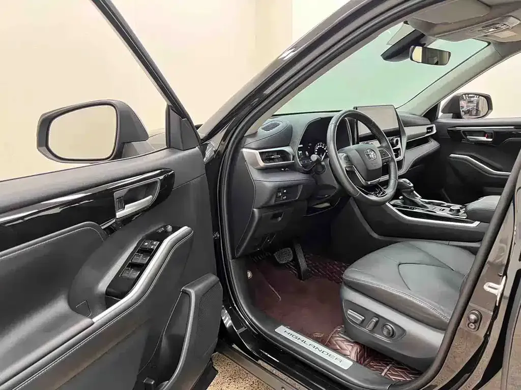 Toyota Highlander — фото 10