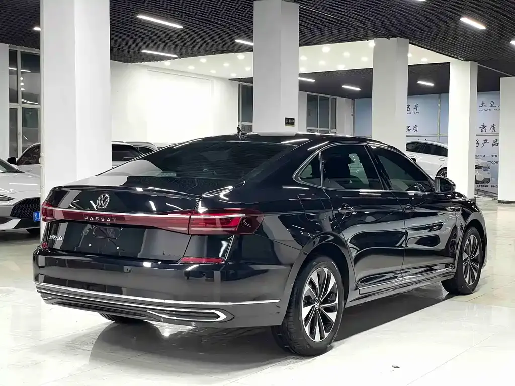 Volkswagen Passat 2023 из CN, фото 6