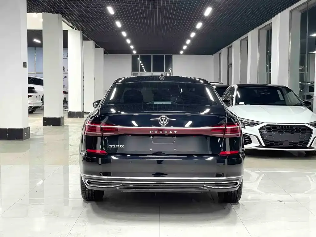 Volkswagen Passat 2023 из CN, фото 5