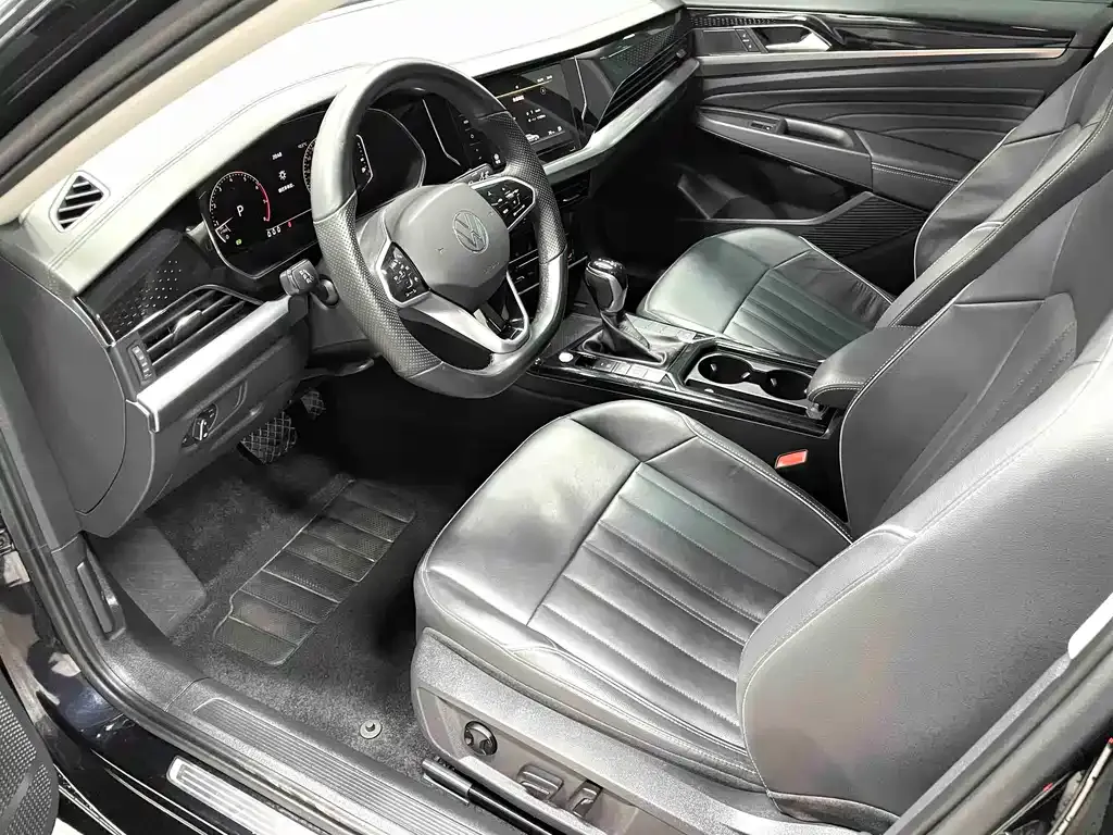 Volkswagen Passat 2023 из CN, фото 10