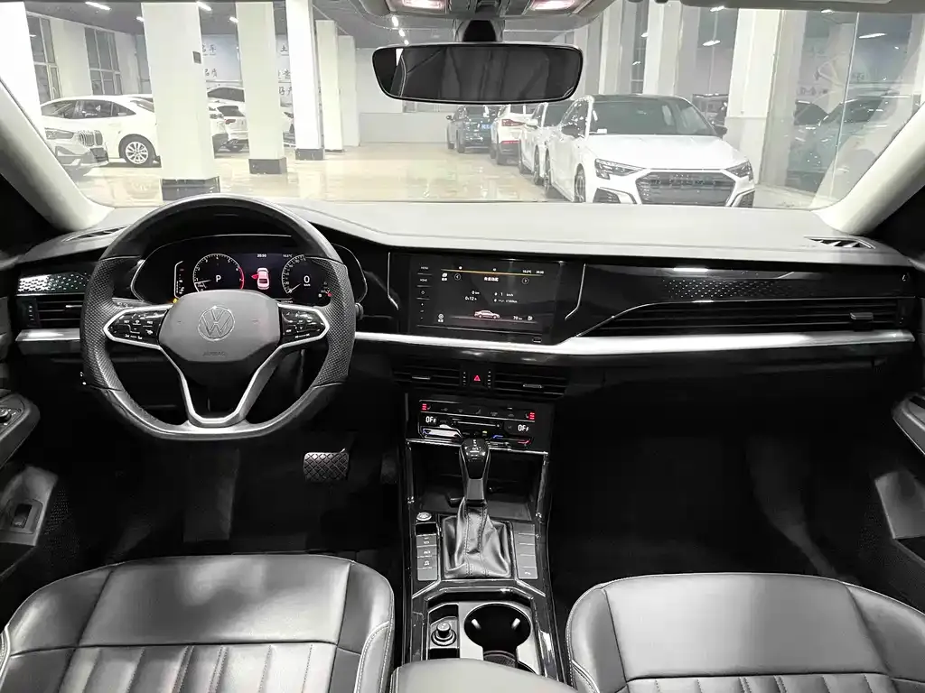 Volkswagen Passat 2023 из CN, фото 3
