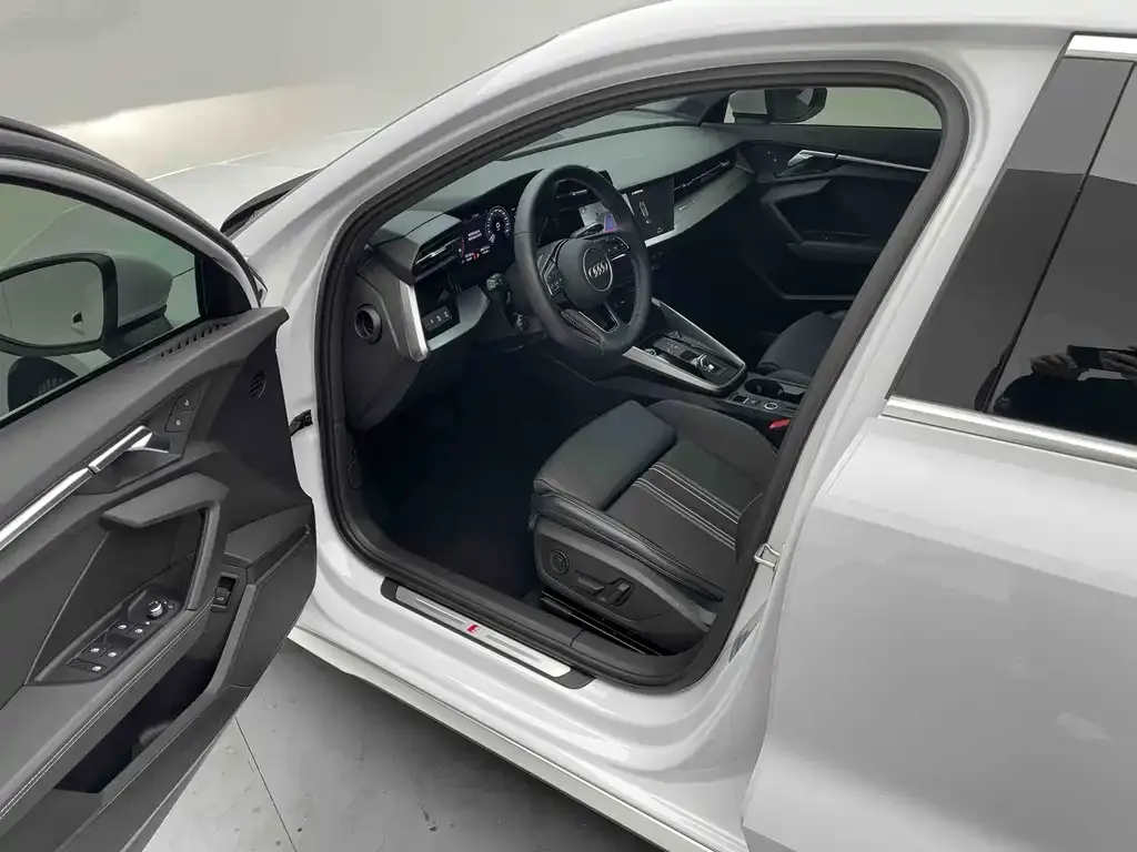 Audi A3 2022 из CN, фото 5
