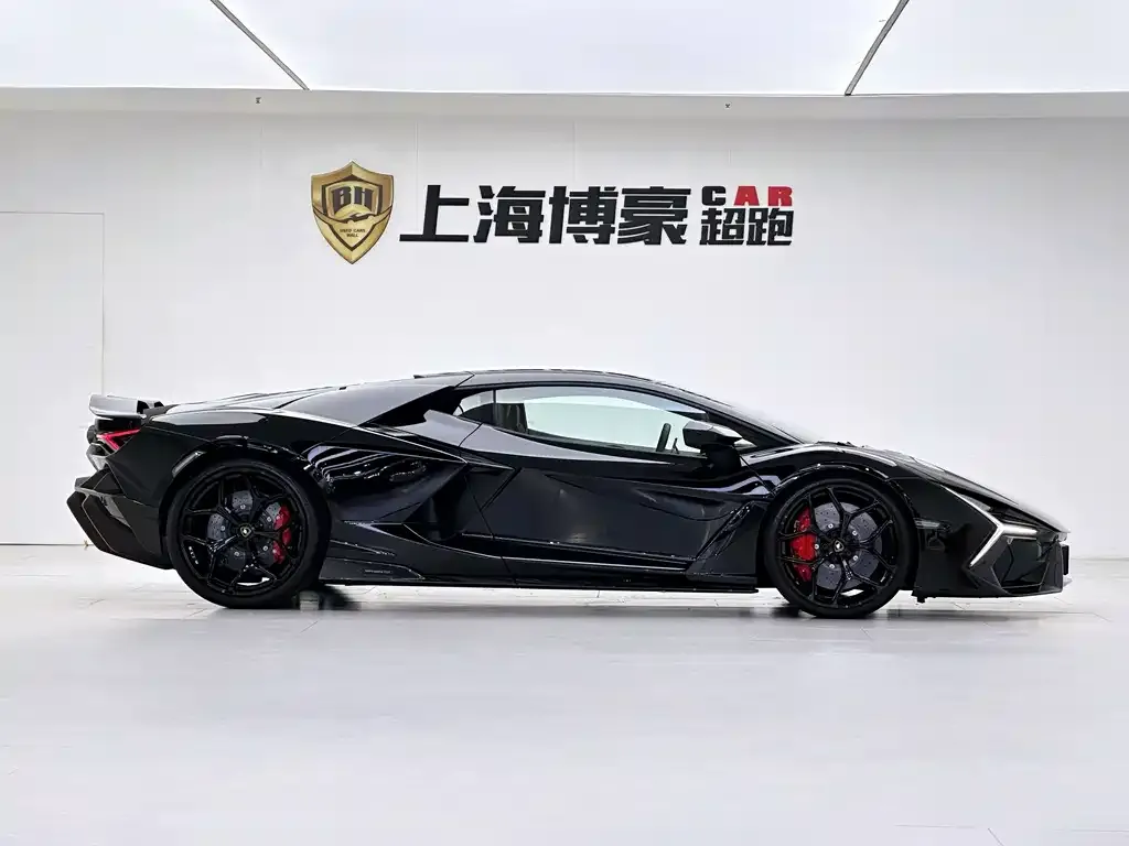 Lamborghini Revuelto — фото 2