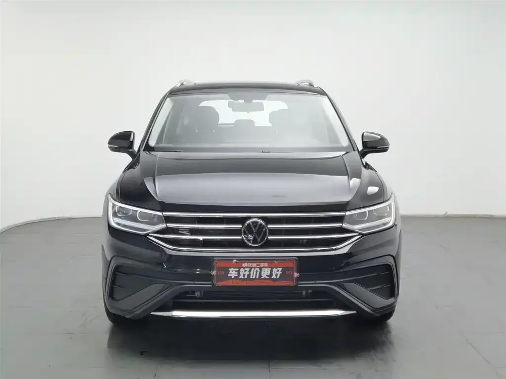 Volkswagen Tiguan L — фото 2