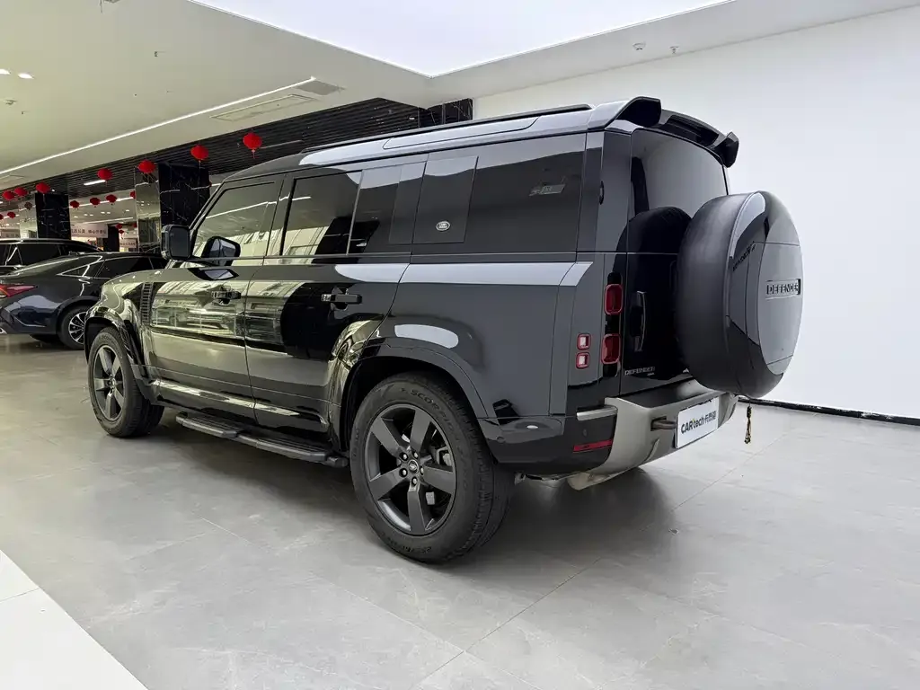 Land Rover Defender — фото 10