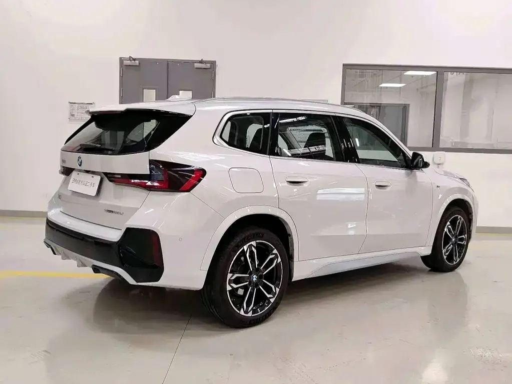 BMW X1 — фото 5