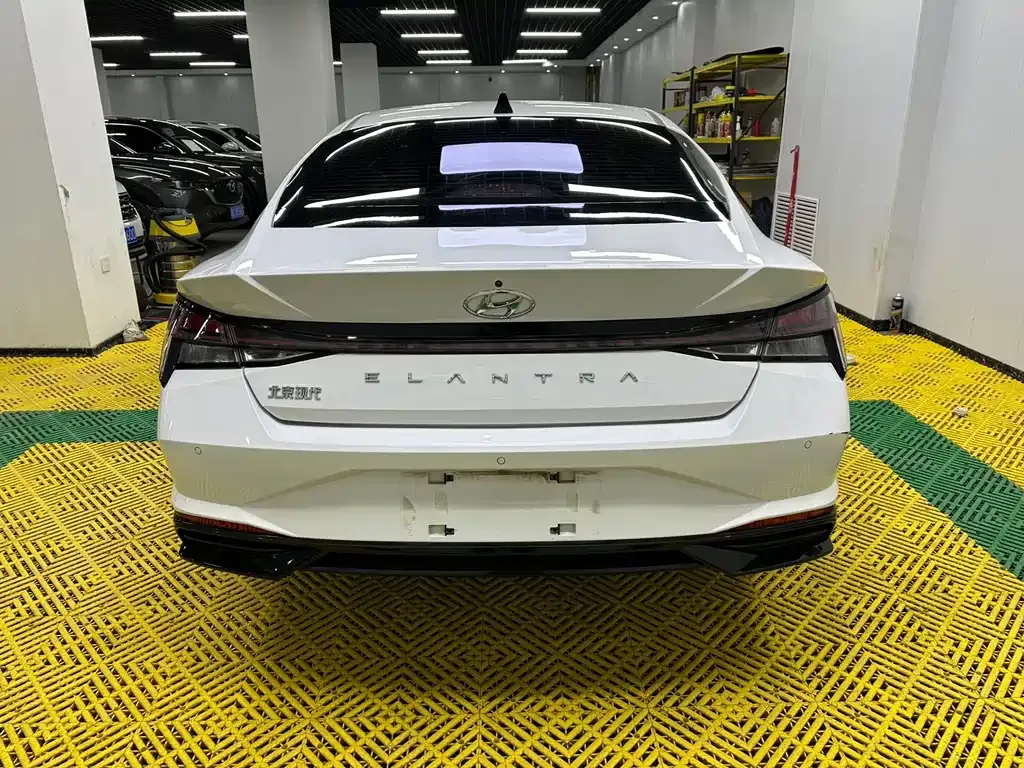 Hyundai Elantra — фото 4
