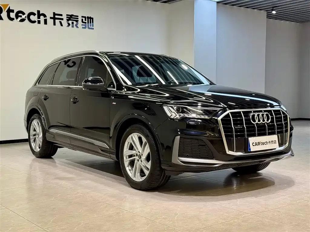 Audi Q7 — фото 10