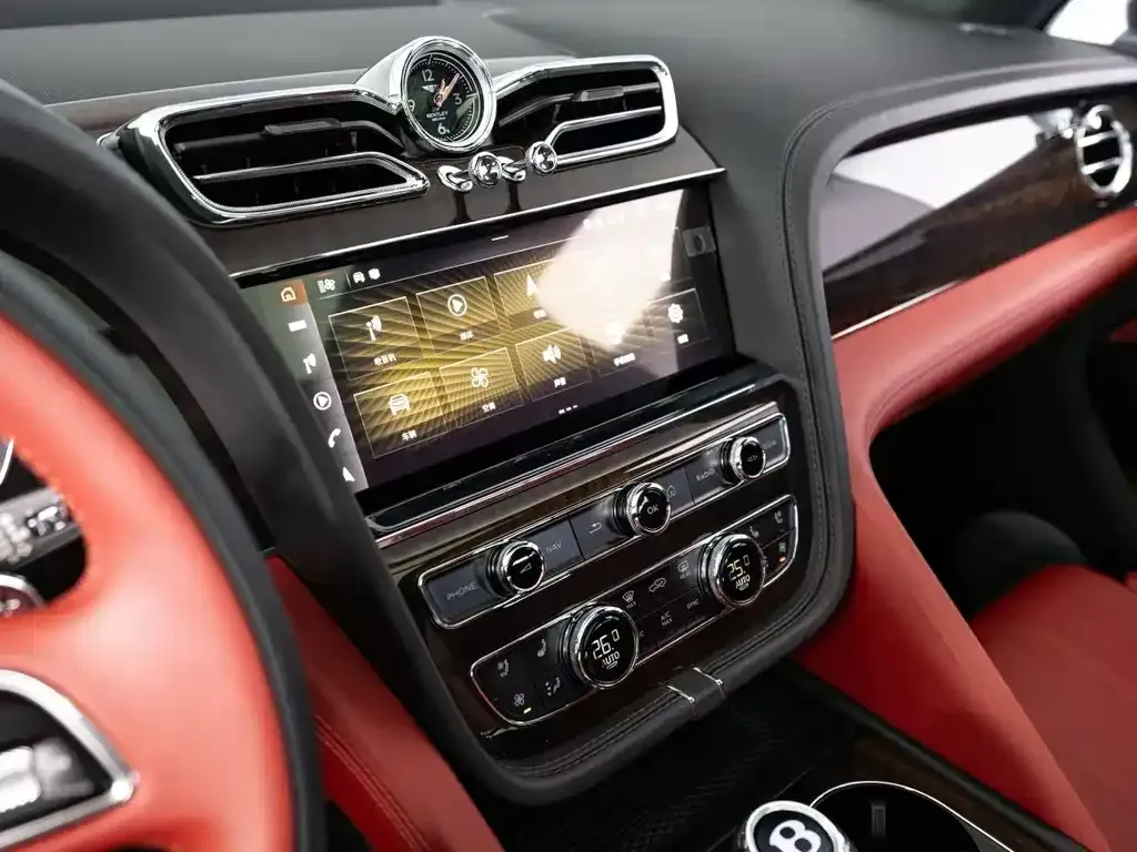 Bentley Bentayga 2023 из CN, фото 3