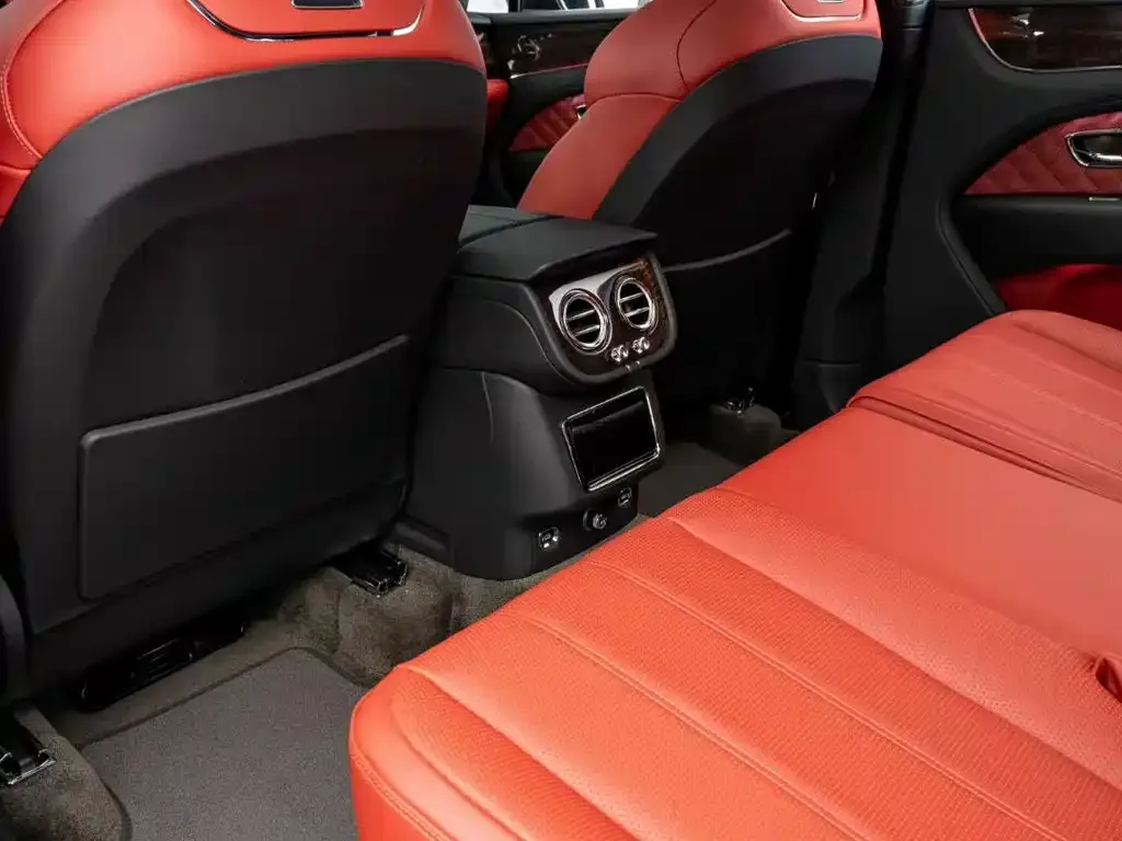 Bentley Bentayga 2023 из CN, фото 5