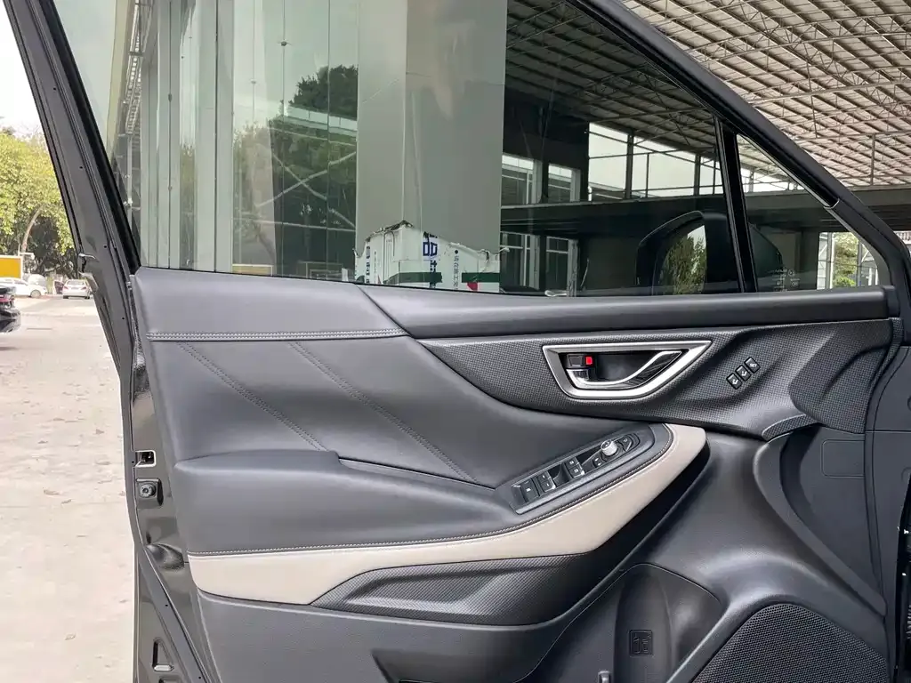 Subaru Forester 2023 из CN, фото 3